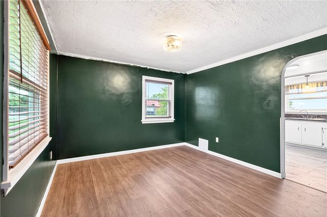 124 Bunker Hill Rd, Center Twp, PA 15001