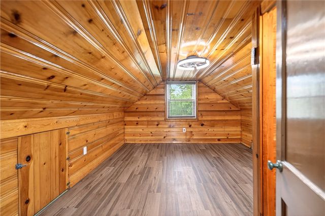 124 Bunker Hill Rd, Center Twp, PA 15001
