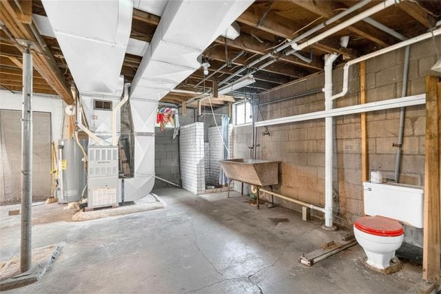 124 Bunker Hill Rd, Center Twp, PA 15001