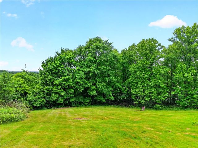 124 Bunker Hill Rd, Center Twp, PA 15001