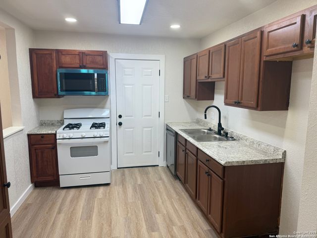 223 Adrian, San Antonio, TX 78213