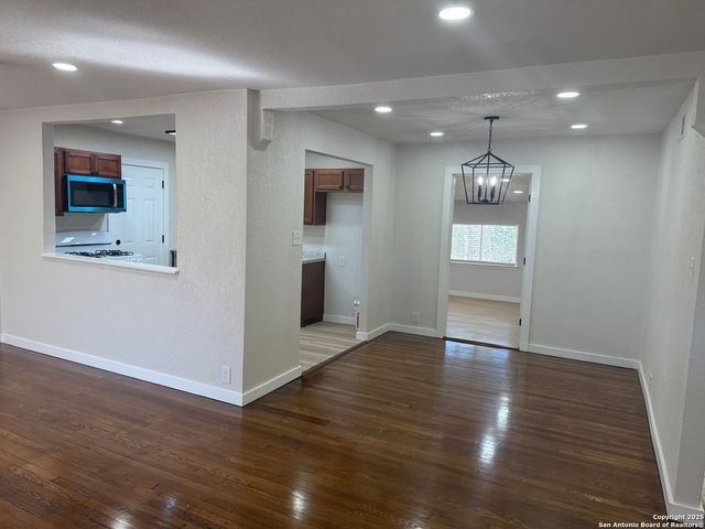 223 Adrian, San Antonio, TX 78213