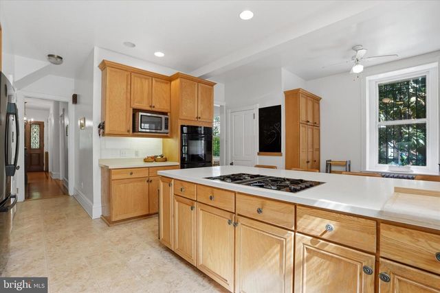922 S 48TH ST, Philadelphia, PA 19143
