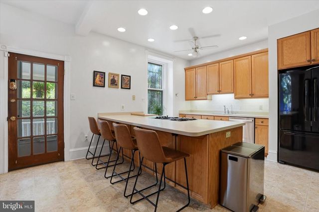922 S 48TH ST, Philadelphia, PA 19143