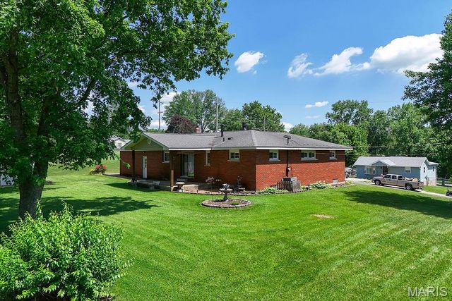 47 Eva Avenue, Cottage Hills, IL 62018