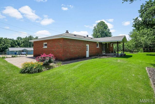 47 Eva Avenue, Cottage Hills, IL 62018