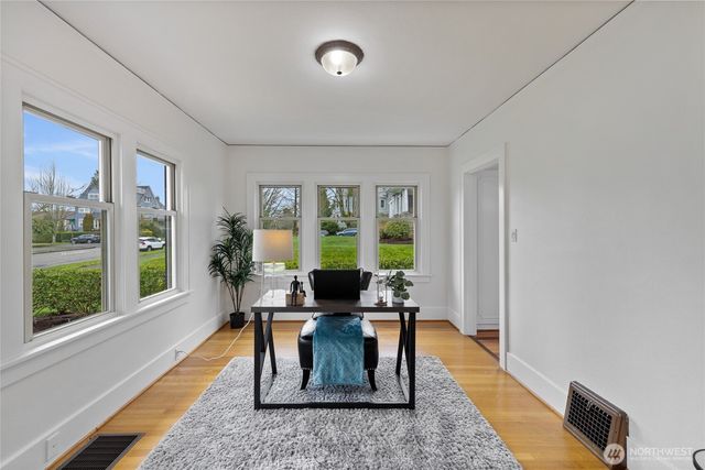 510 N Yakima Avenue, Tacoma, WA 98403