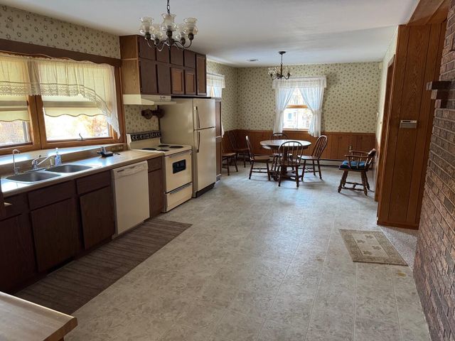 2512 S Sportsman Drive, White Cloud, MI 49349