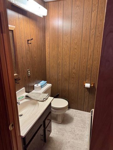 2512 S Sportsman Drive, White Cloud, MI 49349