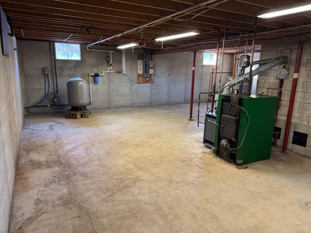 2512 S Sportsman Drive, White Cloud, MI 49349