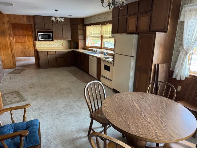 2512 S Sportsman Drive, White Cloud, MI 49349