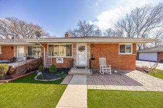 730 Beach Avenue 4, La Grange Park, IL 60526