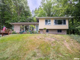 950 N MAIN Street, East Peoria, IL 61611