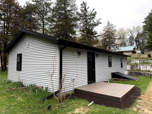 W5640 Cedar Trail, Neshkoro, WI 54960