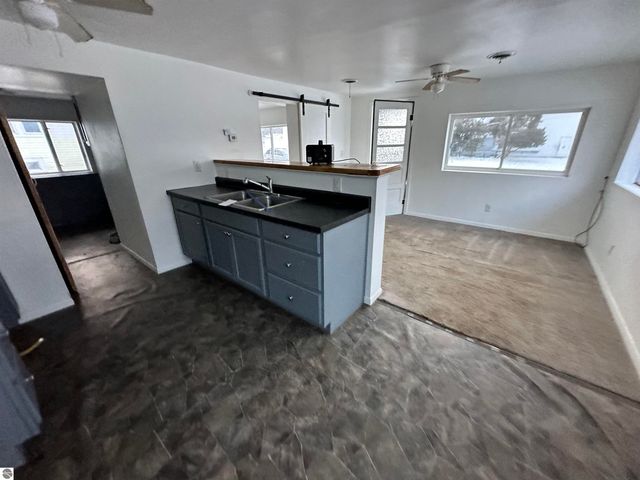 214 N Grover Avenue, Alma, MI 48801