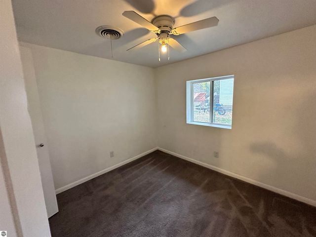 214 N Grover Avenue, Alma, MI 48801