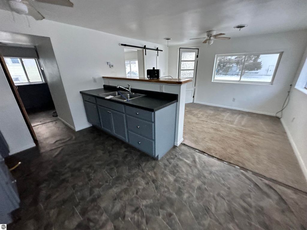 Image 5 of property listing at 214 N Grover Avenue, Alma, MI 48801