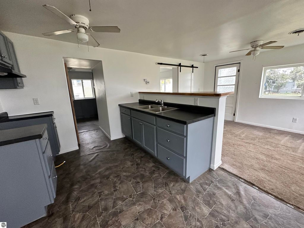 Image 6 of property listing at 214 N Grover Avenue, Alma, MI 48801