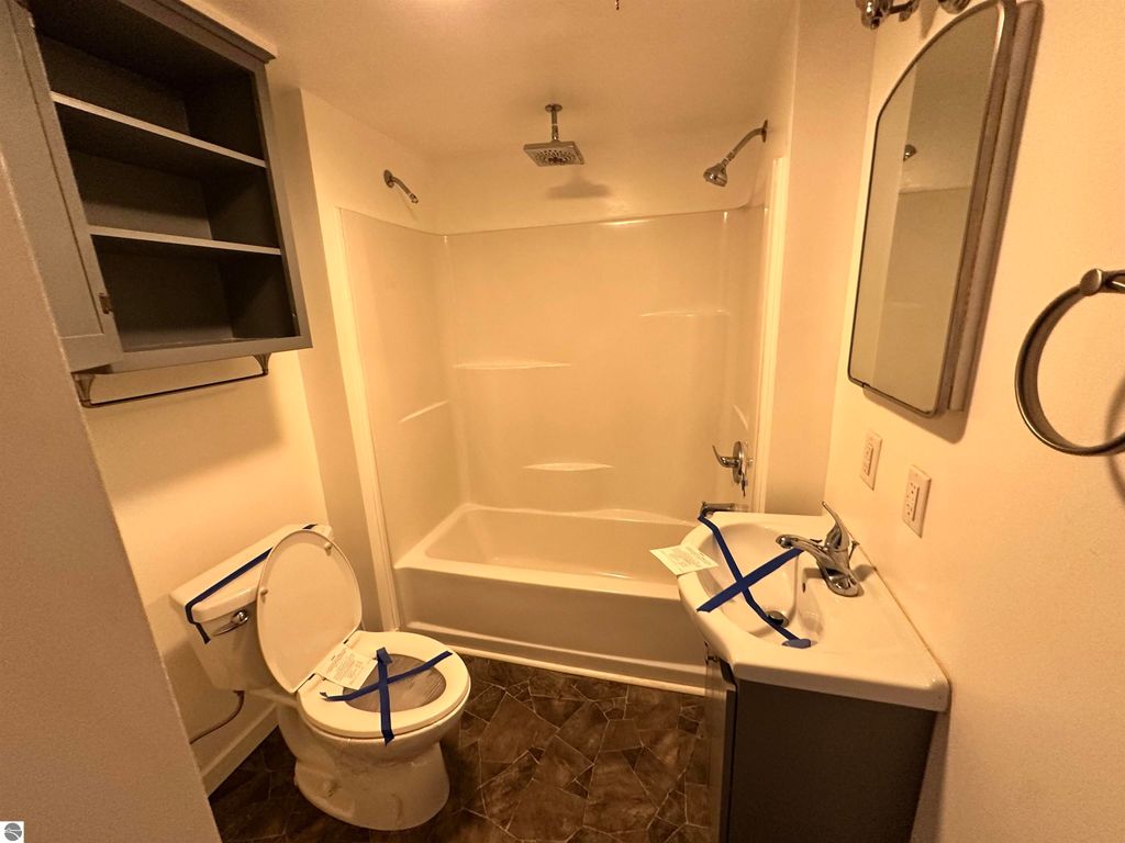 Image 9 of property listing at 214 N Grover Avenue, Alma, MI 48801