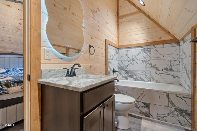 3321 Pine Peak Way, Sevierville, TN 37862