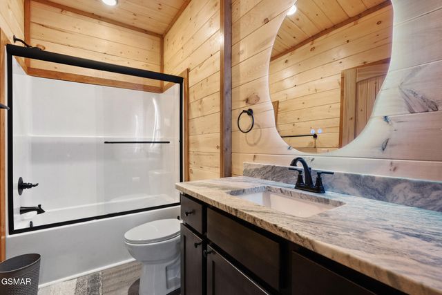 3321 Pine Peak Way, Sevierville, TN 37862