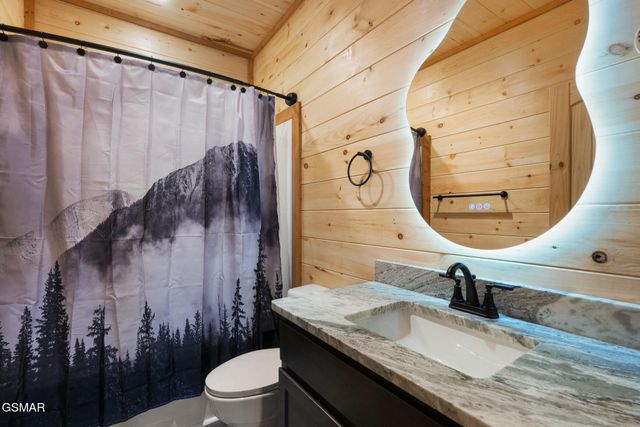 3321 Pine Peak Way, Sevierville, TN 37862