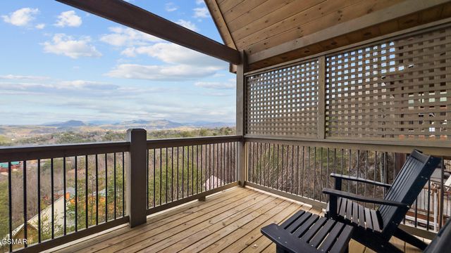 3321 Pine Peak Way, Sevierville, TN 37862