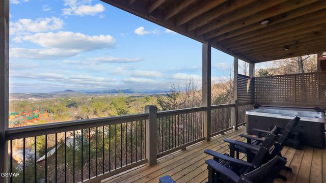 3321 Pine Peak Way, Sevierville, TN 37862