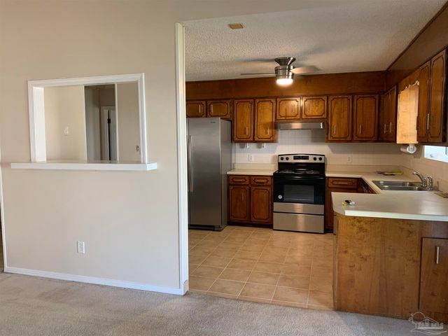 1012 Coronado Ct, Gulf Breeze, FL 32563