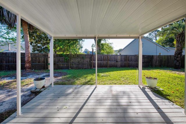 1012 Coronado Ct, Gulf Breeze, FL 32563