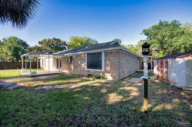 1012 Coronado Ct, Gulf Breeze, FL 32563