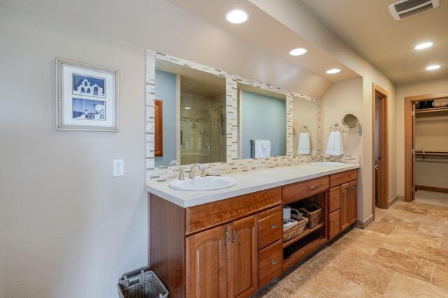 57985 Silver Fir Circle 2, Sunriver, OR 97707