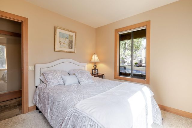 57985 Silver Fir Circle 2, Sunriver, OR 97707