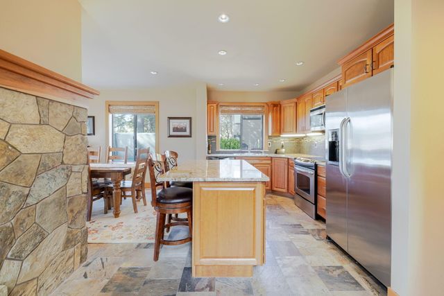 57985 Silver Fir Circle 2, Sunriver, OR 97707