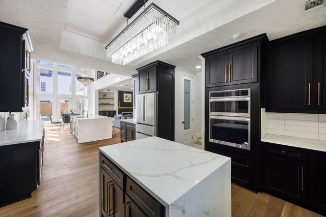 13 Queen Mary Court, Sugar Land, TX 77479