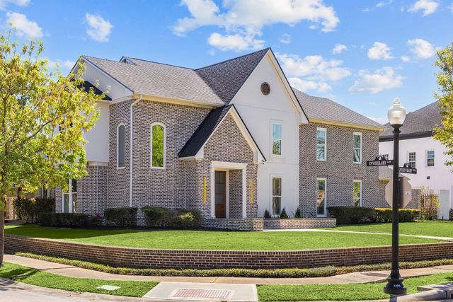 13 Queen Mary Court, Sugar Land, TX 77479