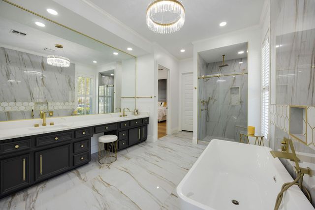 13 Queen Mary Court, Sugar Land, TX 77479