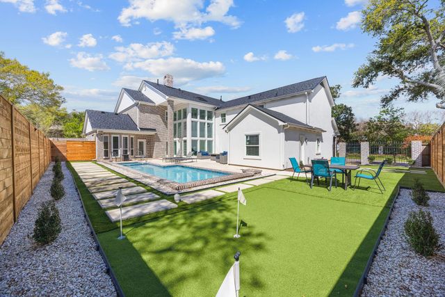 13 Queen Mary Court, Sugar Land, TX 77479