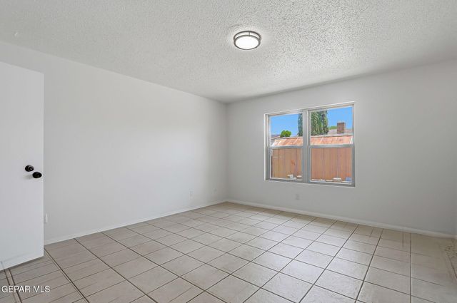 3216 Beachcomber Drive, El Paso, TX 79936