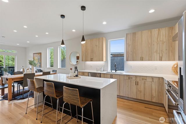 6743 Earl Avenue NW, Seattle, WA 98117