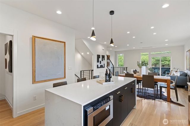 6743 Earl Avenue NW, Seattle, WA 98117