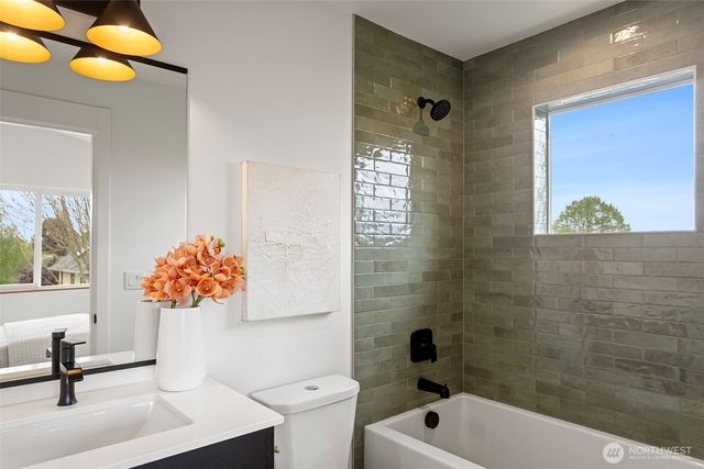 6743 Earl Avenue NW, Seattle, WA 98117