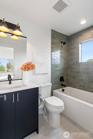 6743 Earl Avenue NW, Seattle, WA 98117