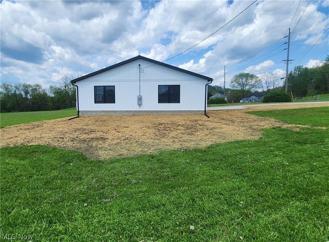 3190 Eastport Road SE, Dennison, OH 44621