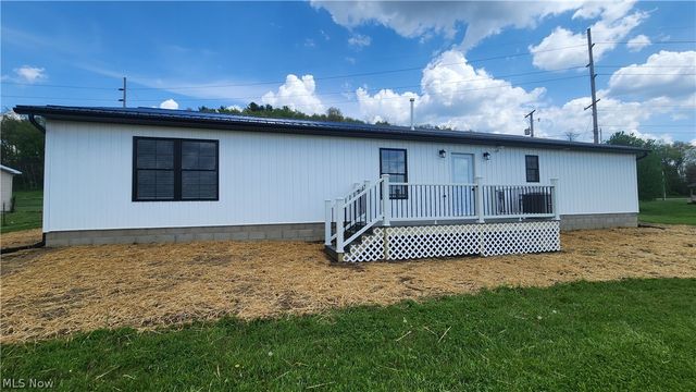 3190 Eastport Road SE, Dennison, OH 44621