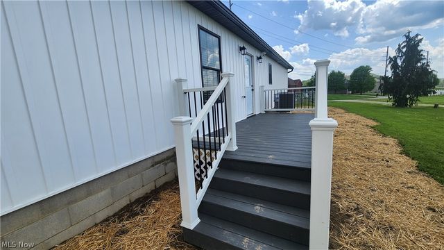 3190 Eastport Road SE, Dennison, OH 44621