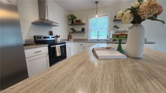 3190 Eastport Road SE, Dennison, OH 44621