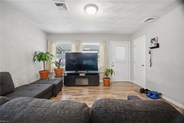 1521 Morgan DR, Hampton, VA 23663