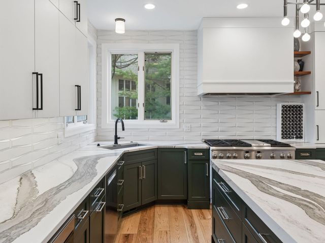 25695 Maple View Court, Shorewood, MN 55331
