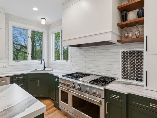 25695 Maple View Court, Shorewood, MN 55331